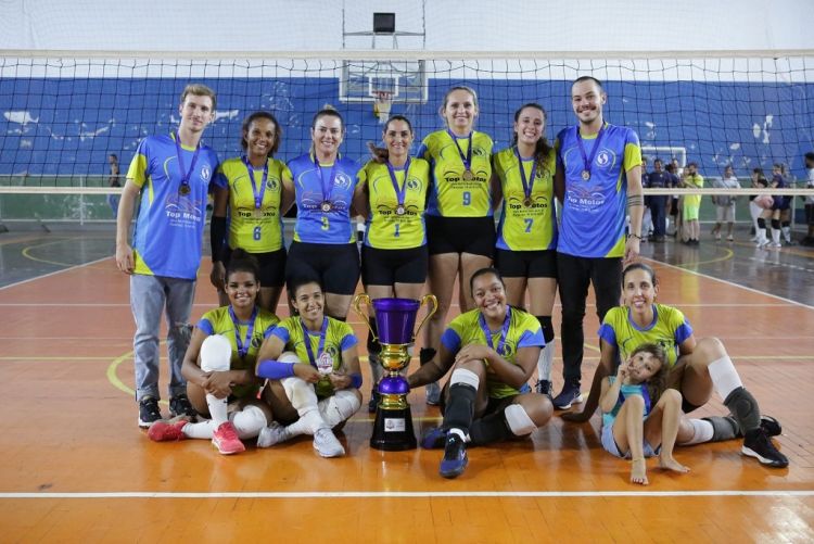 Vôlei feminino: Termina a Copa Elisângela Rebordões e Country é o 3º na Série Ouro