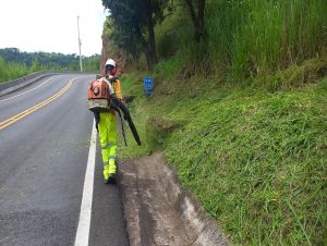 Serviços restringem tráfego em trecho de serra na SP 304