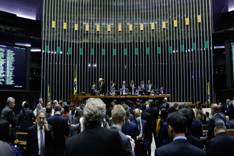 Governo Lula muda postura e decide atuar para frear PEC das Drogas