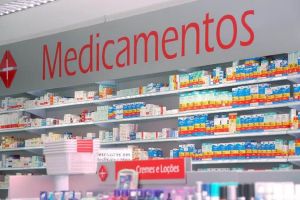 Medicamentos vão ficar 4,5% mais caros a partir de domingo (31)